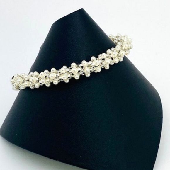 Rare Gloria Vanderbilt Crystal Pearl Bracelet - 7 inches - Picture 2 of 7